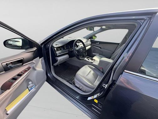 Magnetic Gray Metallic 2012 Toyota Camry XLE
