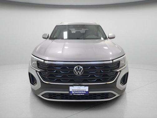 Silver Mist Metallic 2024 Volkswagen Atlas Cross Sport 2.0T SE w/Technology 4MOTION