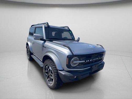 Iconic Silver Metallic 2021 Ford Bronco Outer Banks