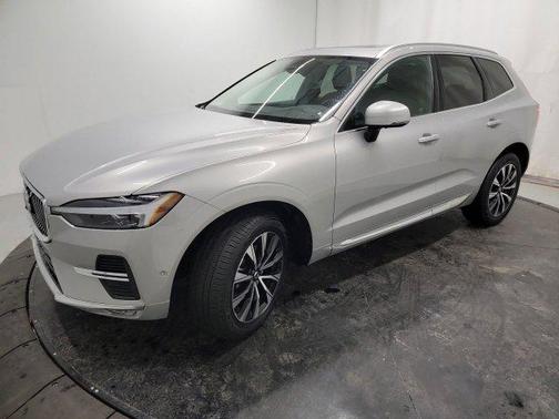 Silver Dawn Metallic 2023 Volvo XC60 B5 Plus Bright Theme