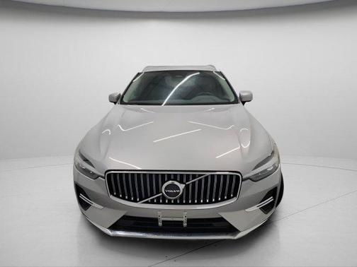 Silver Dawn Metallic 2023 Volvo XC60 B5 Plus Bright Theme