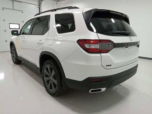 2023 Honda Pilot AWD Sport
