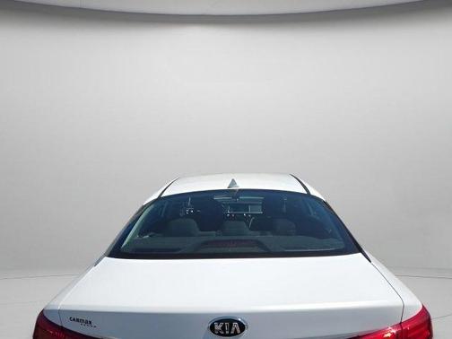 Snow White Pearl 2019 Kia Optima LX