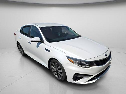 Snow White Pearl 2019 Kia Optima LX