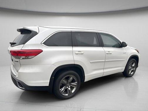 2019 Toyota Highlander Hybrid Platinum