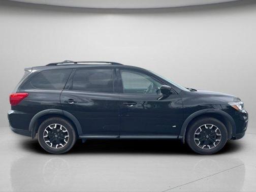 Magnetic Black Pearl 2020 Nissan Pathfinder SV 4WD