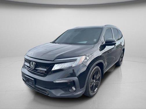 Crystal Black Pearl 2022 Honda Pilot AWD Black Edition
