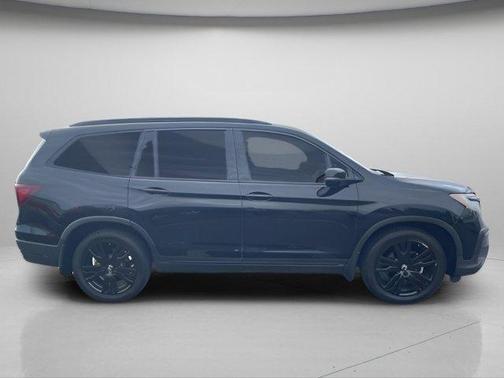 Crystal Black Pearl 2022 Honda Pilot AWD Black Edition