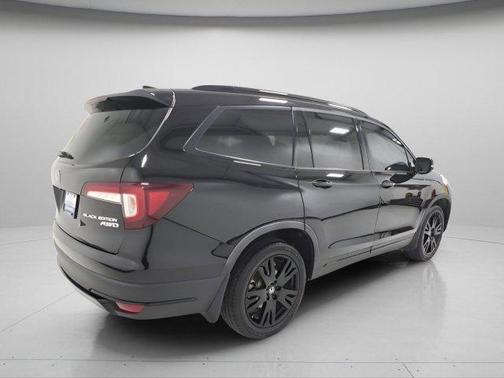 Crystal Black Pearl 2022 Honda Pilot AWD Black Edition