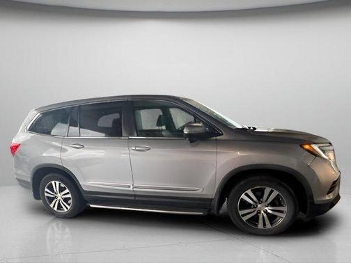 Lunar Silver Metallic 2018 Honda Pilot EX-L