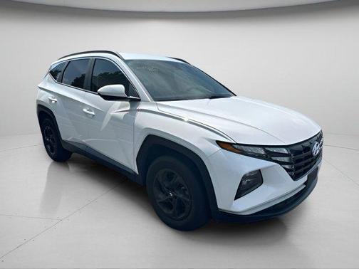 White Pearl 2024 Hyundai TUCSON SEL