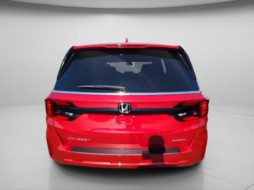 Radiant Red Metallic II 2026 Honda Odyssey Sport-L