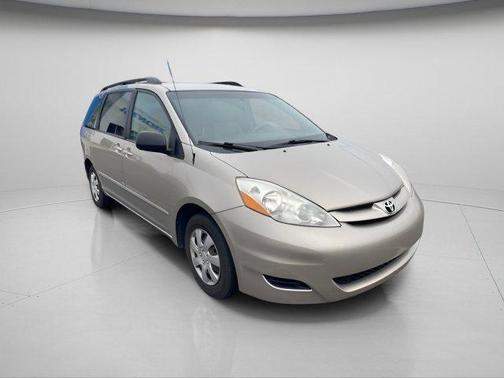 2010 Toyota Sienna LE
