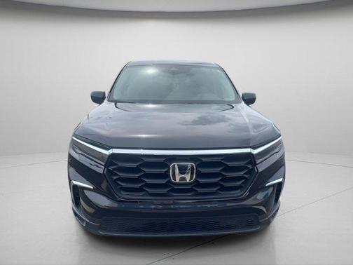 Crystal Black Pearl 2023 Honda Pilot AWD LX