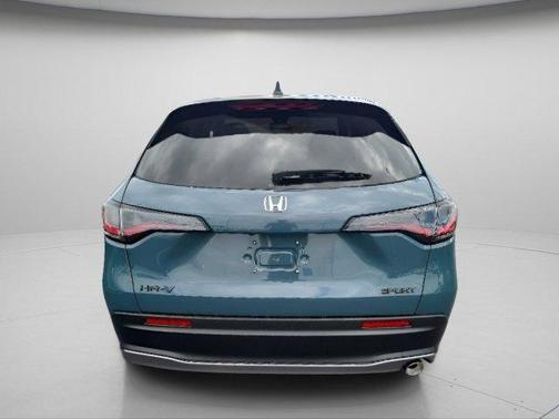 Nordic Forest Pearl 2027 Honda HR-V Sport