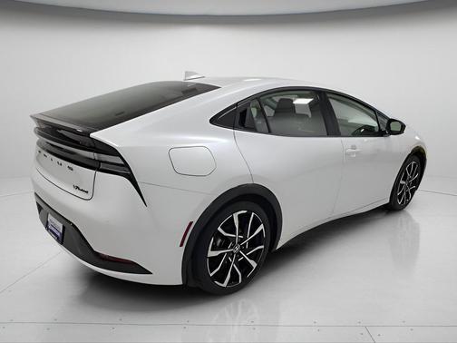Wind Chill Pearl 2024 Toyota Prius Prime XSE