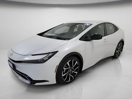 Wind Chill Pearl 2024 Toyota Prius Prime XSE