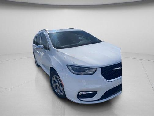 Bright White Clearcoat 2022 Chrysler Pacifica Limited