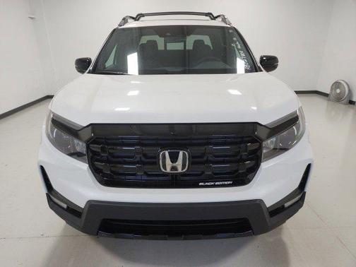 Platinum White Pearl 2024 Honda Ridgeline Black