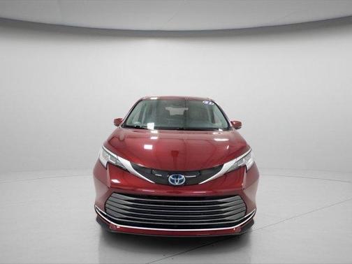2021 Toyota Sienna Limited 7-Passenger