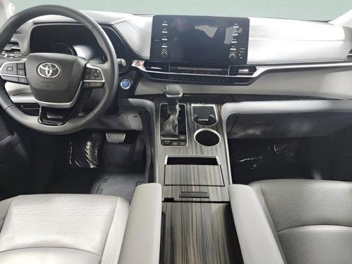 2021 Toyota Sienna Limited 7-Passenger