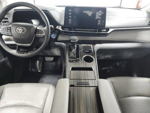 2021 Toyota Sienna Limited 7-Passenger