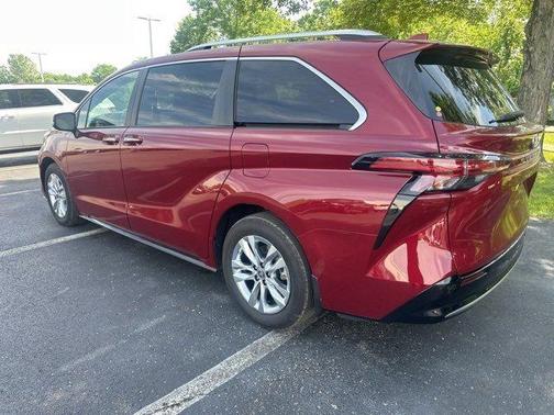 2021 Toyota Sienna Limited 7-Passenger