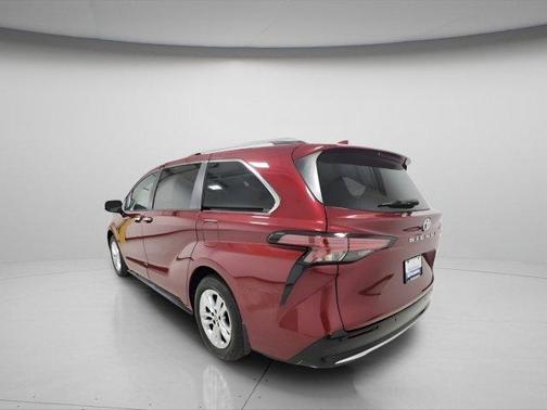 2021 Toyota Sienna Limited 7-Passenger