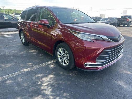 2021 Toyota Sienna Limited 7-Passenger