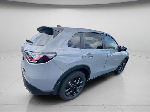 Urban Gray Pearl 2024 Honda HR-V Sport