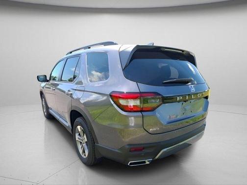 Modern Steel Metallic 2026 Honda Pilot EX-L