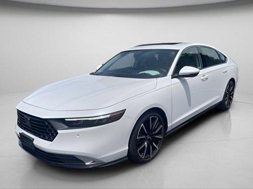 Platinum White Pearl 2023 Honda Accord Hybrid Touring