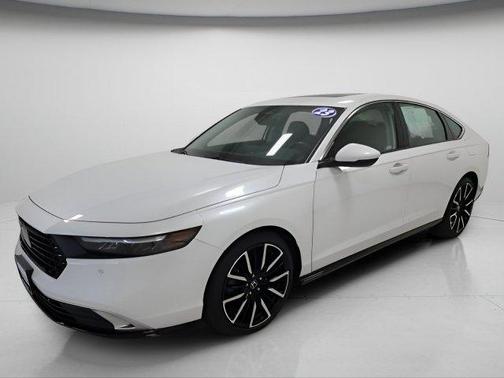Platinum White Pearl 2023 Honda Accord Hybrid Touring