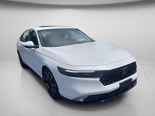 Platinum White Pearl 2023 Honda Accord Hybrid Touring