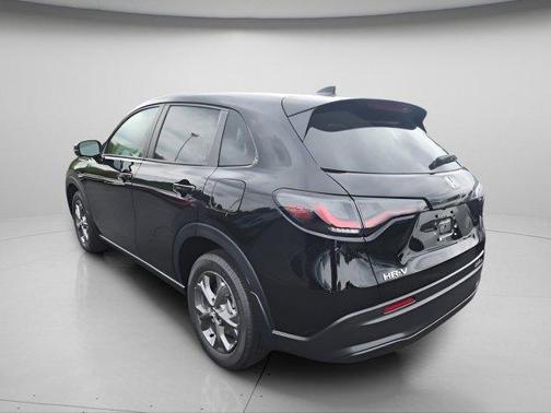 Crystal Black Pearl 2026 Honda HR-V LX