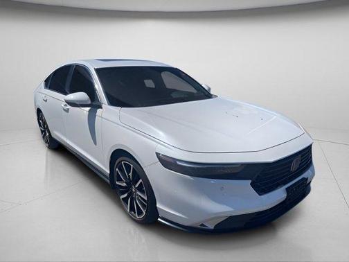 Platinum White Pearl 2023 Honda Accord Hybrid Touring