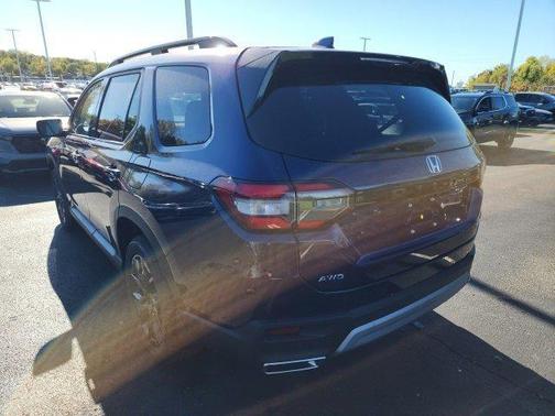 2025 Honda Pilot Touring 8-Passenger