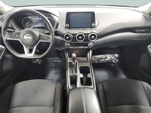 Aspen White/Super Black 2021 Nissan Sentra SR