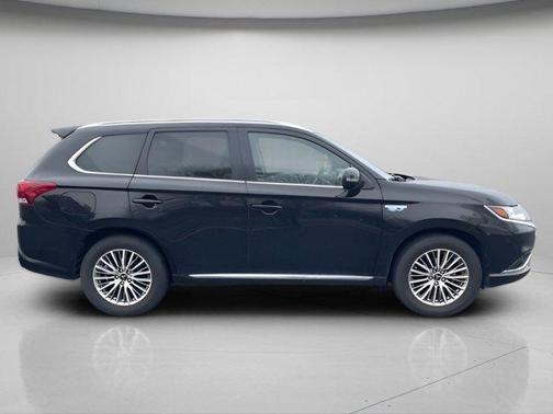 2022 Mitsubishi Outlander PHEV SEL
