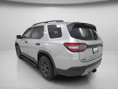 Lunar Silver Metallic 2024 Honda Pilot TrailSport