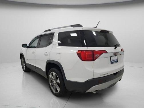 Summit White 2017 GMC Acadia SLT-2