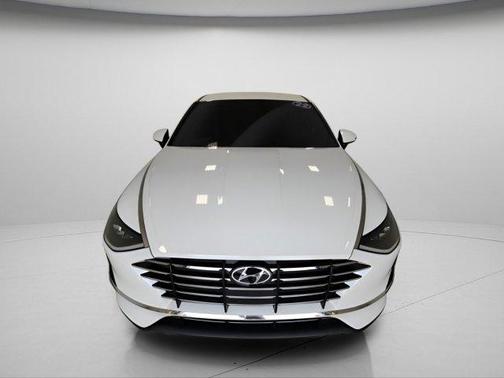 Quartz White 2022 Hyundai SONATA SE