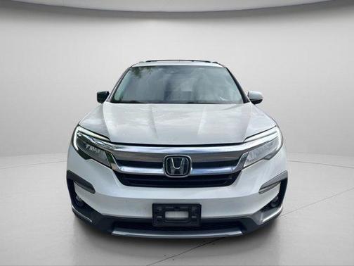 White Diamond Pearl 2019 Honda Pilot Elite
