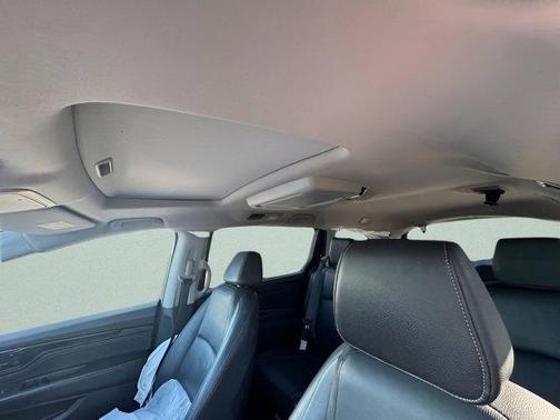 Crystal Black Pearl 2022 Honda Odyssey Touring