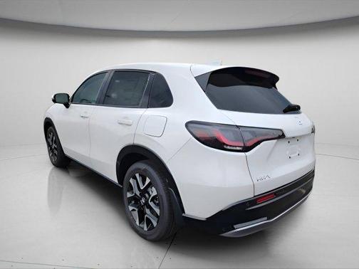 Platinum White Pearl 2026 Honda HR-V EX-L