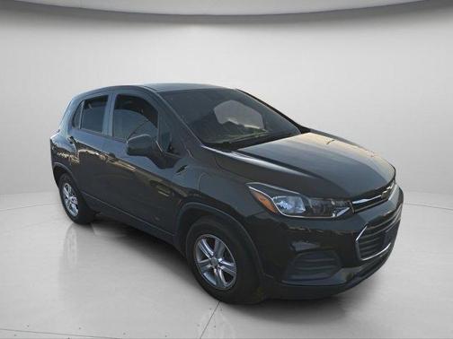 Mosaic Black Metallic 2020 Chevrolet Trax LS