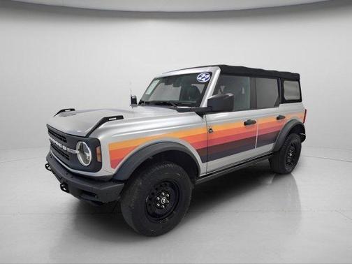Iconic Silver Metallic 2022 Ford Bronco Black Diamond