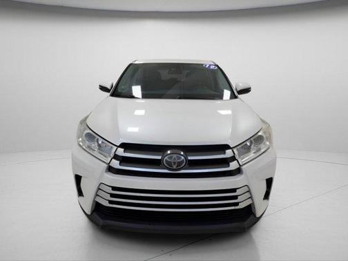2019 Toyota Highlander LE I4