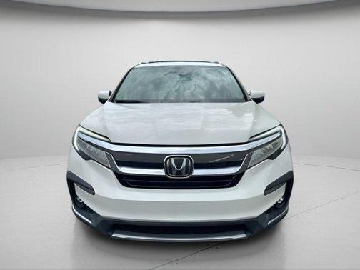 White Diamond Pearl 2019 Honda Pilot Touring 8-Passenger