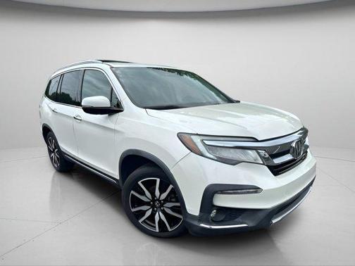 White Diamond Pearl 2019 Honda Pilot Touring 8-Passenger